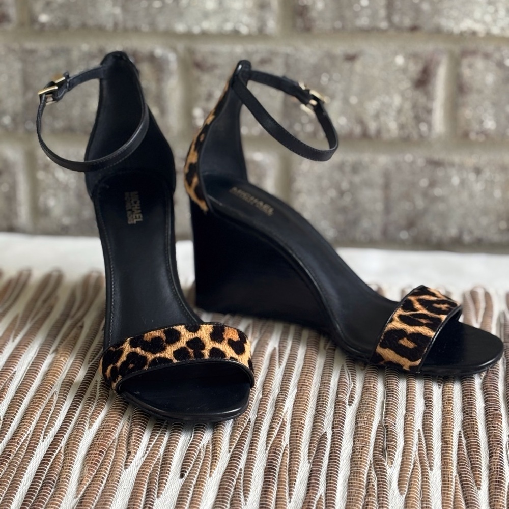 Michael Kors Black and Brown Heels with Medium Height